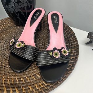 Prima heeled shoe with flower embellishments